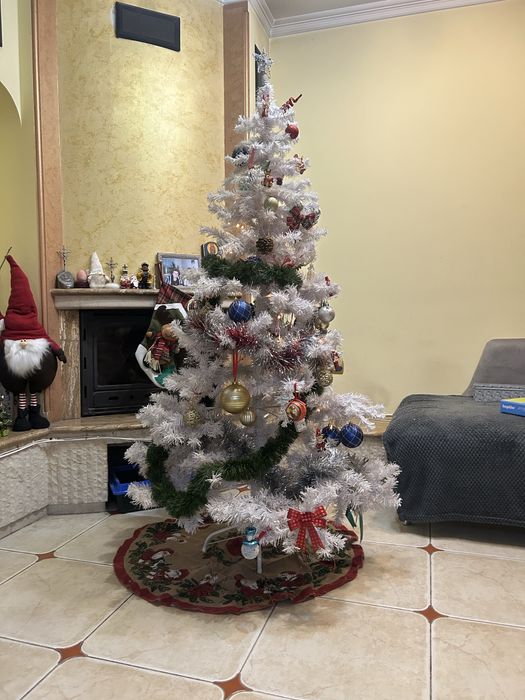 Елха като нова с играчки 1,75см