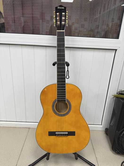 Классическая гитара Натурал