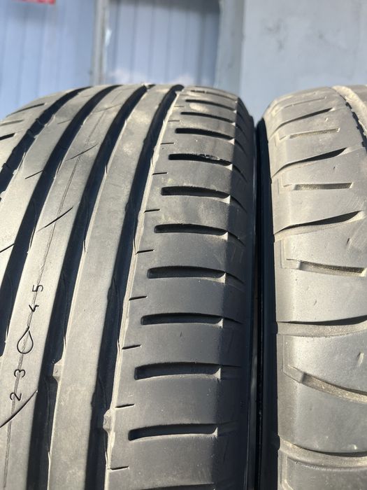 2 бр. летни гуми 215/60/16 Nokian DOT 1911 4,5/5,5 mm