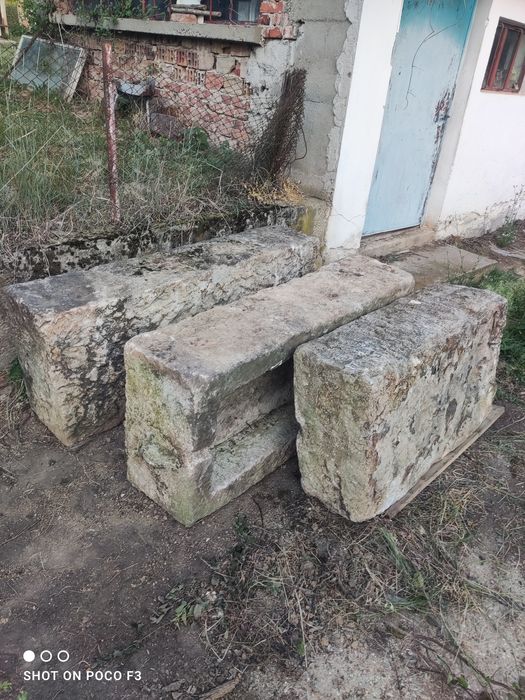 Каменни корита дялан камък