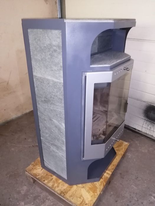 Semineu pe lemne 9kw
