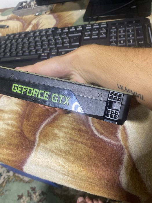 Vand placa video RTX 680 de 2g