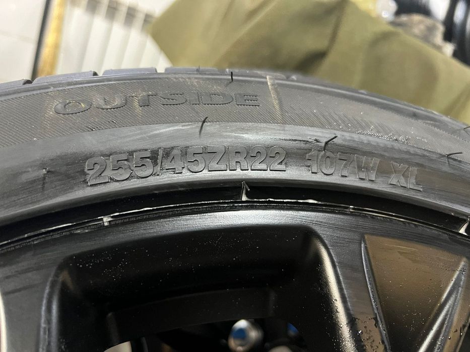 Шины летние Goodyear 255/45/R22