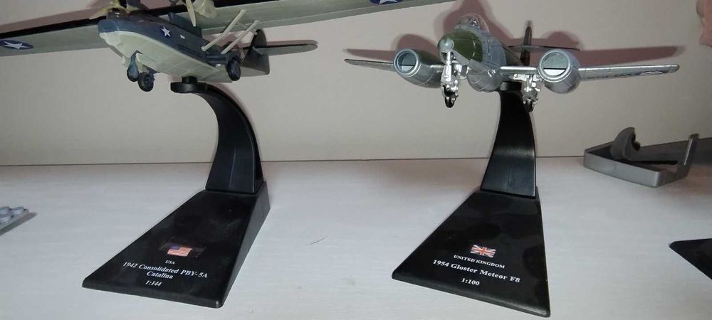 продавам самолети в мащаб 1:72 и 1:144 и 1:200