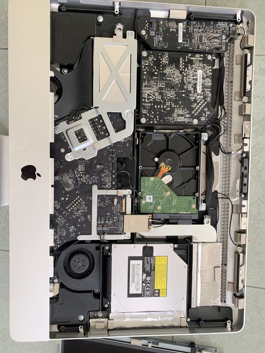 Apple iMac 21,5-Inch, Core i3- 3.06 (Late 2010-2011) ЦЯЛ за ЧАСТИ