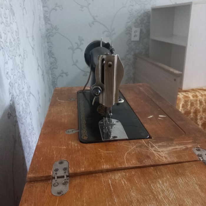 Швейная машинка продам
