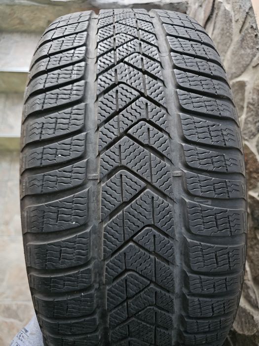 Anvelope Pirelli 235/45 R18 Iarna