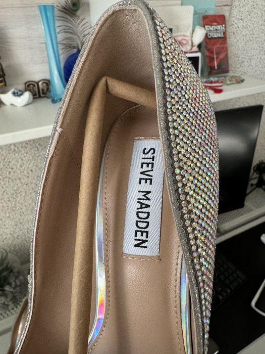 Steve Madden обувки на ток, чисто НОВИ!