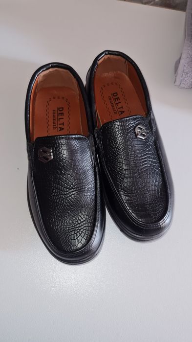 Туфли на мальчика новые