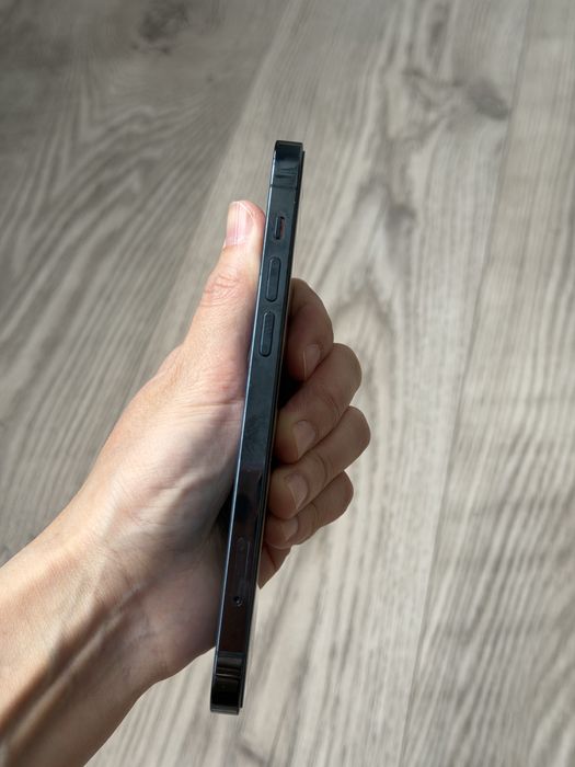 Продам айфон 12 про