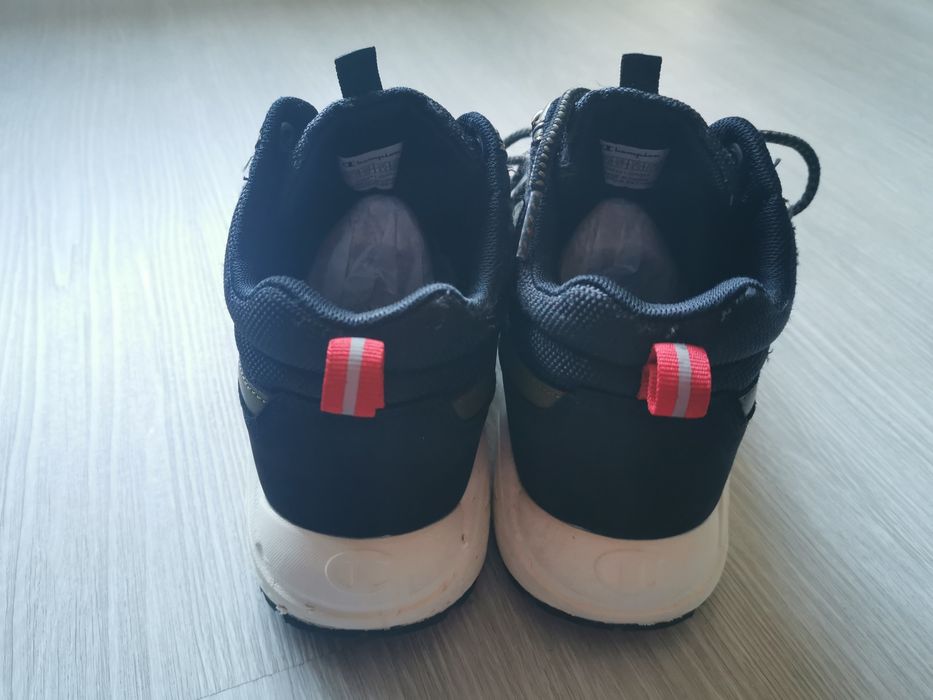 Два чифта високи маратонки Шампион 37