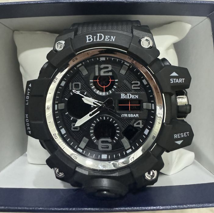 Новые часы наручные спортивные кварцевые