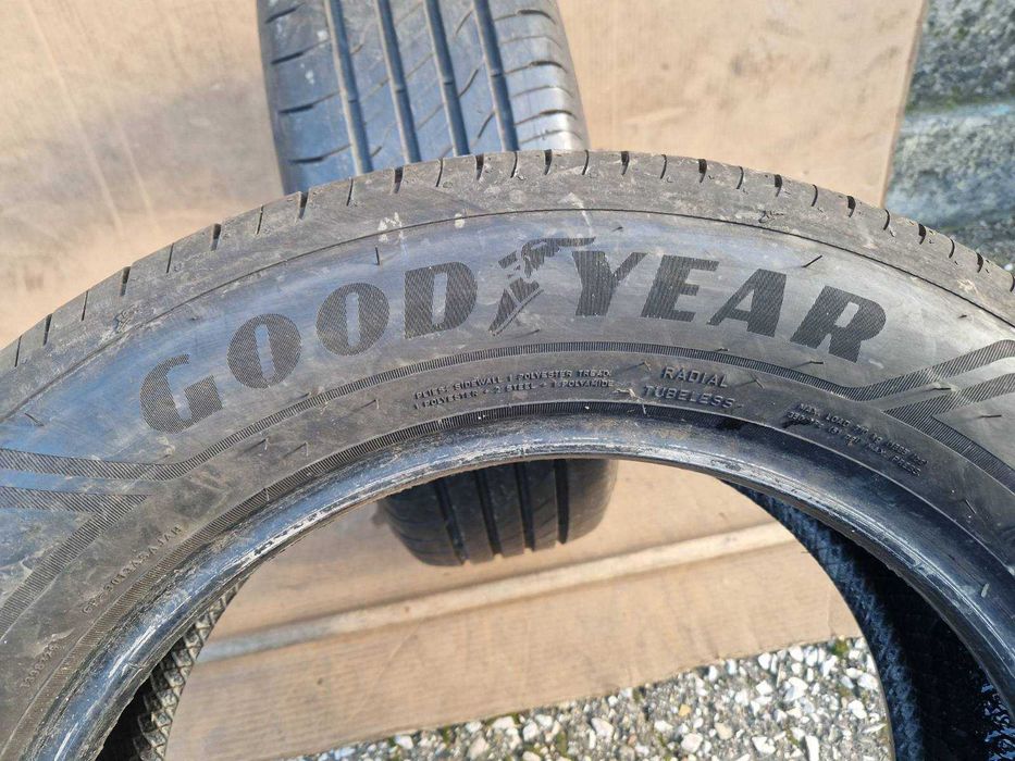2 Goodyear R17 215/60 Летни гуми  DOT4723