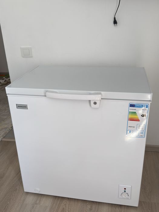 Продам морозильник