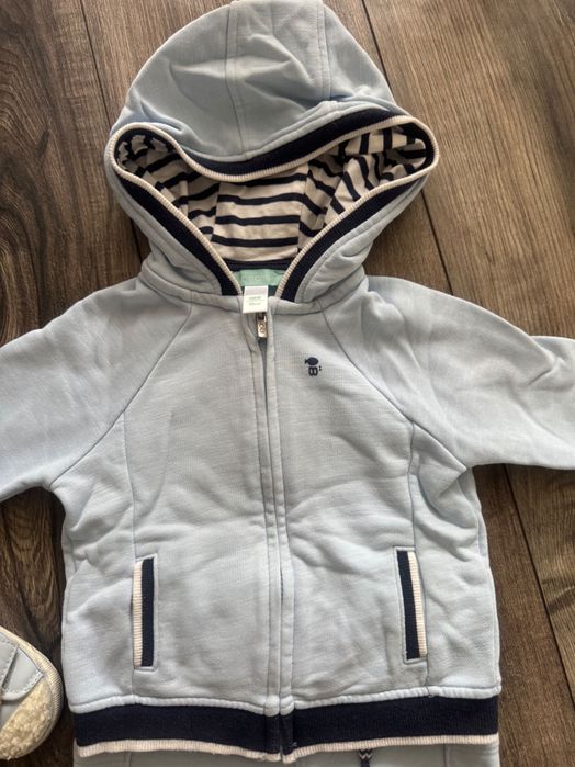 Сет от суитшърт, спортно долнище Окаиди и буйки Майорал. Размер 6 м.