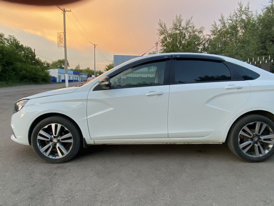 Продам ладу весту 2017года
