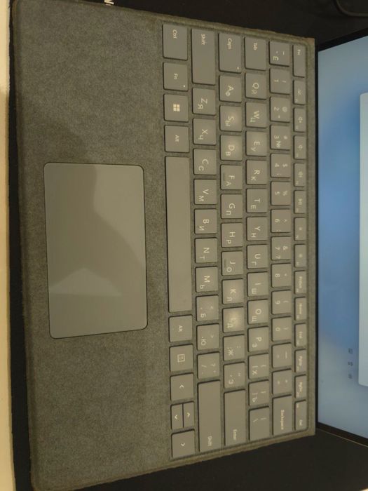 ноутбу-планшет Microsoft Surface 9 pro