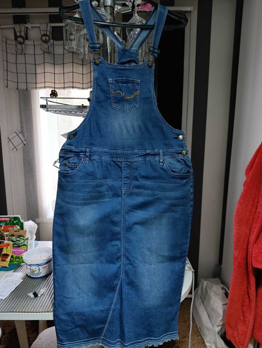 Продам джинсовый сарафан.