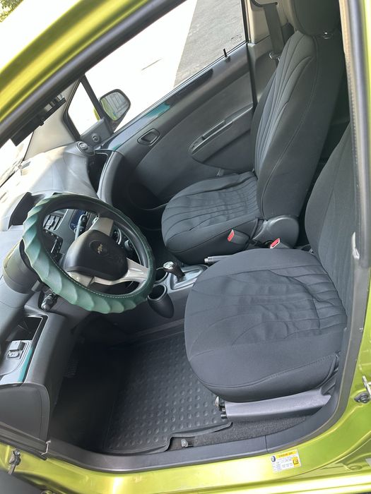 Spark 2012 zavod aftamat 233000 km