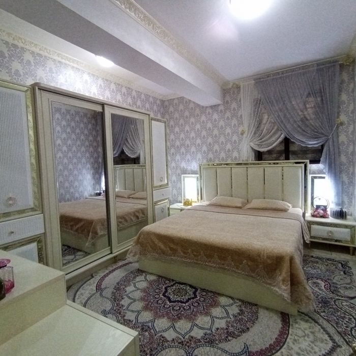 Замона тойхона ропарасида
Массив Кизгалток 1-дом
2-подез 15Кв
3-етажли