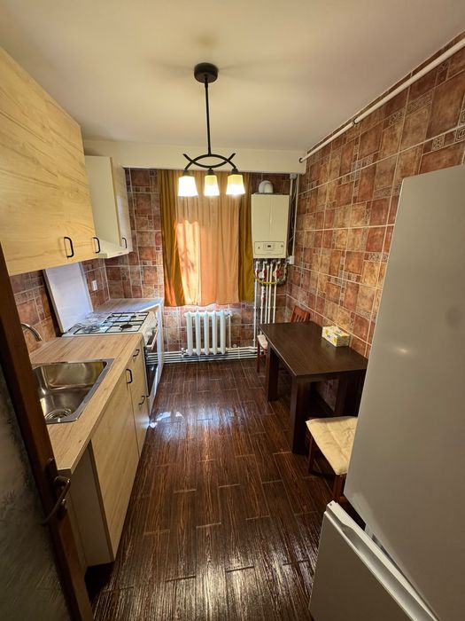 Inchiriez apartament 2 camere in Tomis 2