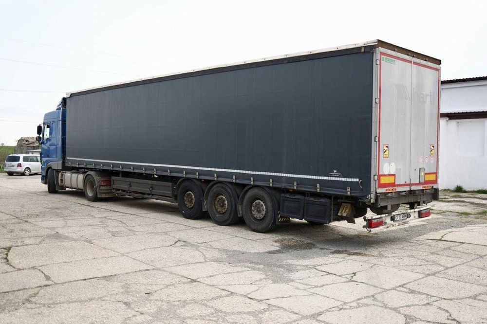 Semiremorci prelata Scwarzmuller Schmitz krone