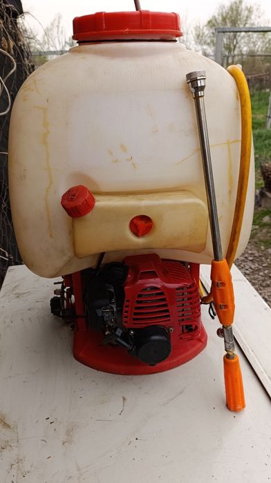 Опрыскиватель бензиновый