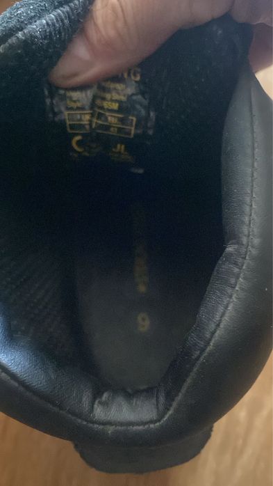 Продам зимние ботинки