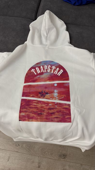 Продам кофту TRAPSTAR по хорошей цене
