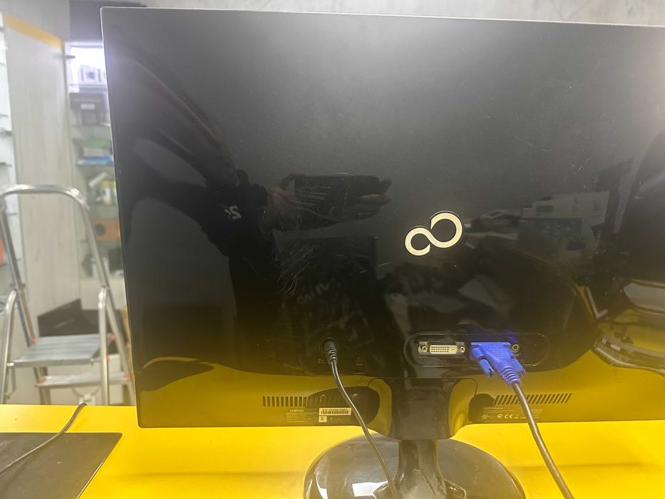 Компютърен мониторFujitsu L line SL22W-1  55,9 см (22") 1680 x 1050