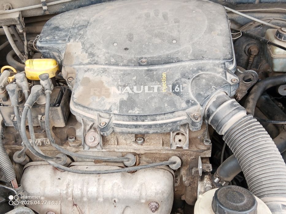 Продавам dacia sandero 1.6 газ бензин на части