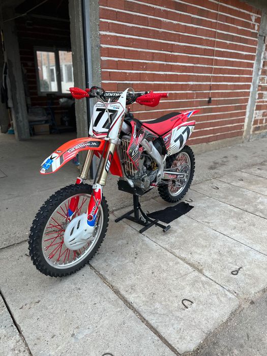 Здравейте продавам Honda crf250r с коментар на място