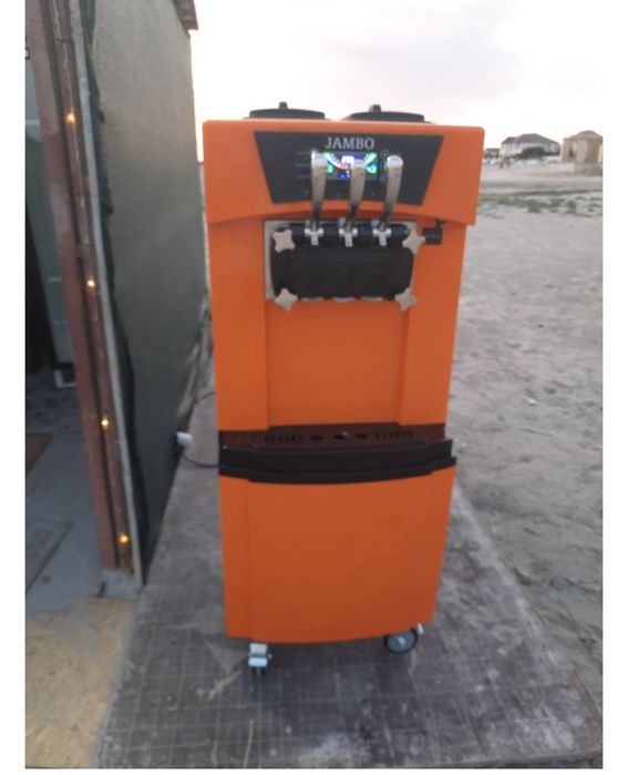 Продам мороженный аппарат