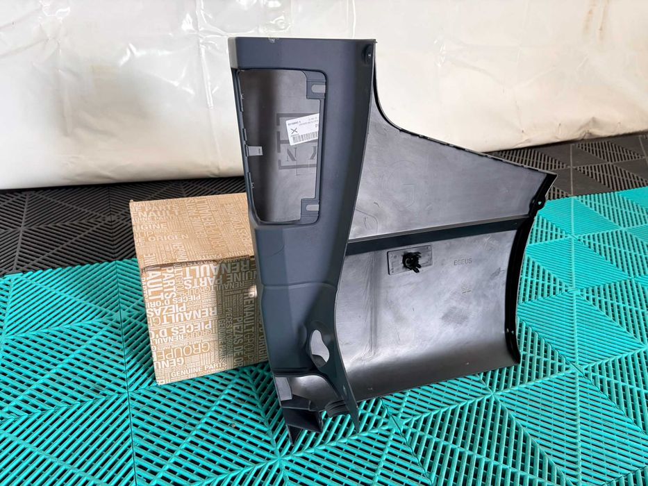 Flaps stanga bara spate Renault Trafic 3 Vivaro nou original Renault