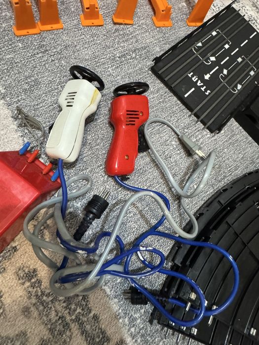 Set  masinute cu pista  anii 80