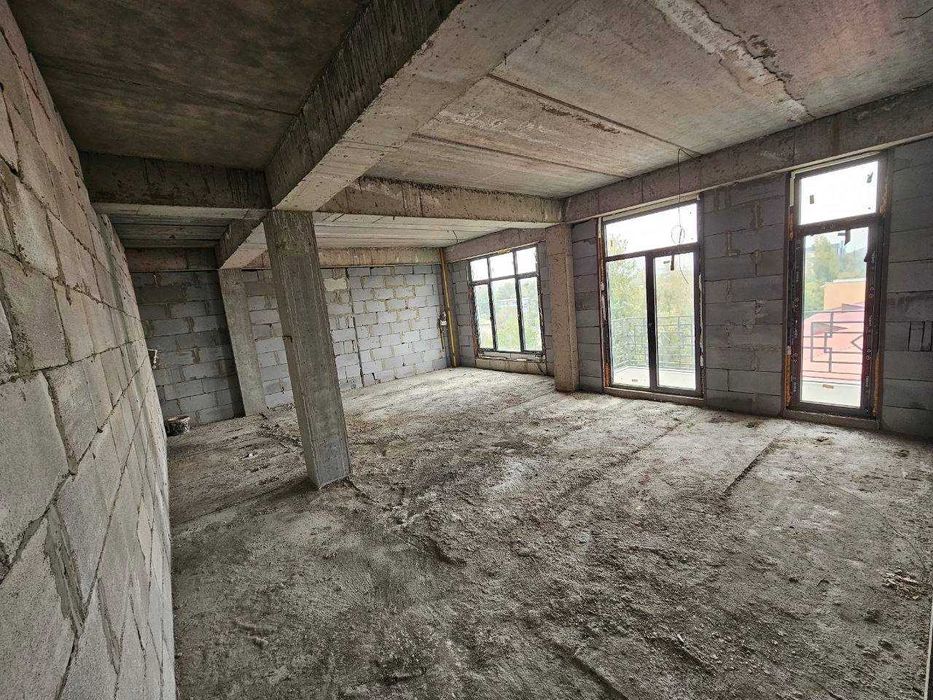 Срочно Продажа  3/6/8 Район -Мирзо Улугбек  Жк Риезий  64м2