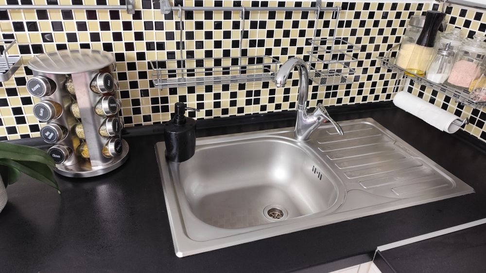 Chiuvetă de bucatarie Z-inox cu baterie Novaservis inclusa