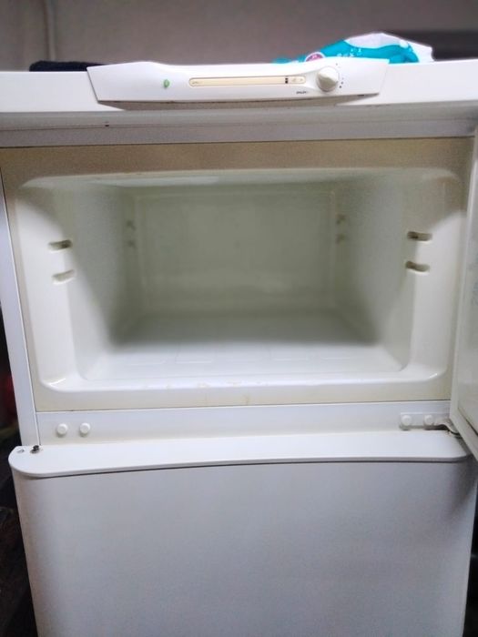 Продам холодильник Indesit