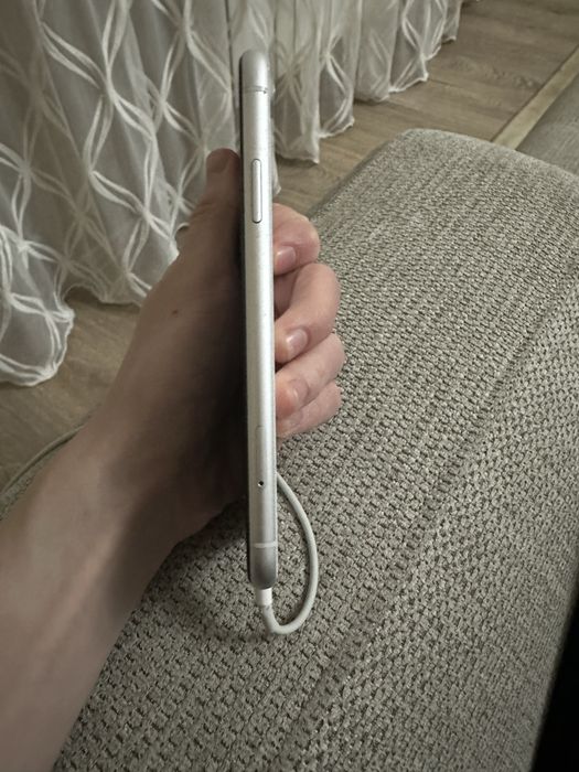 Продам iphone XR