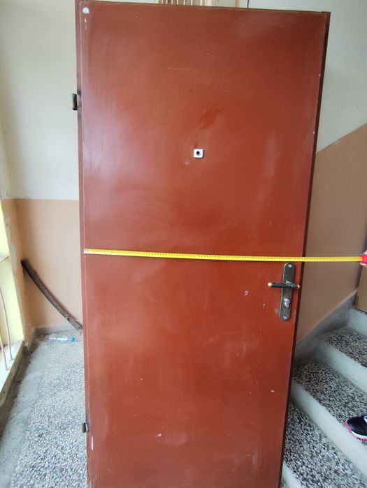 Желязна входна врата