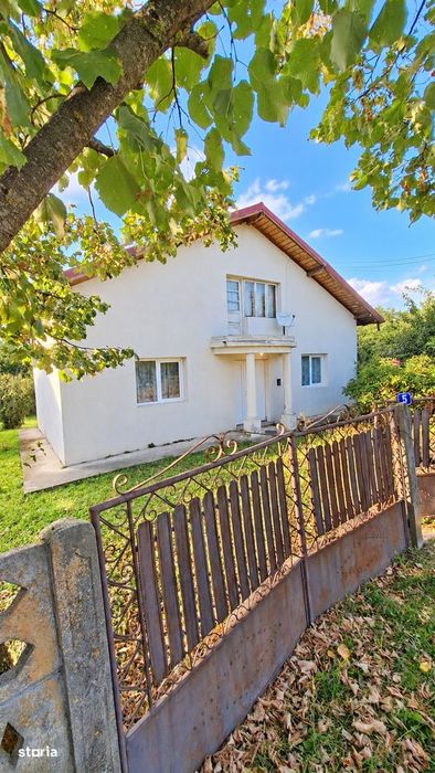 Casă Cu Teren Generos De 2.047 Mp