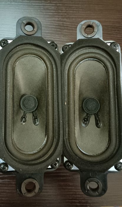 Динамики LG 10 W  8ом Max 20