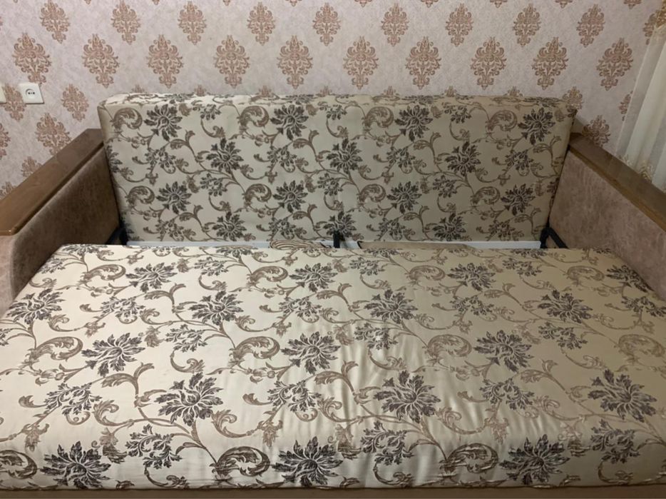 Диван и два кресла