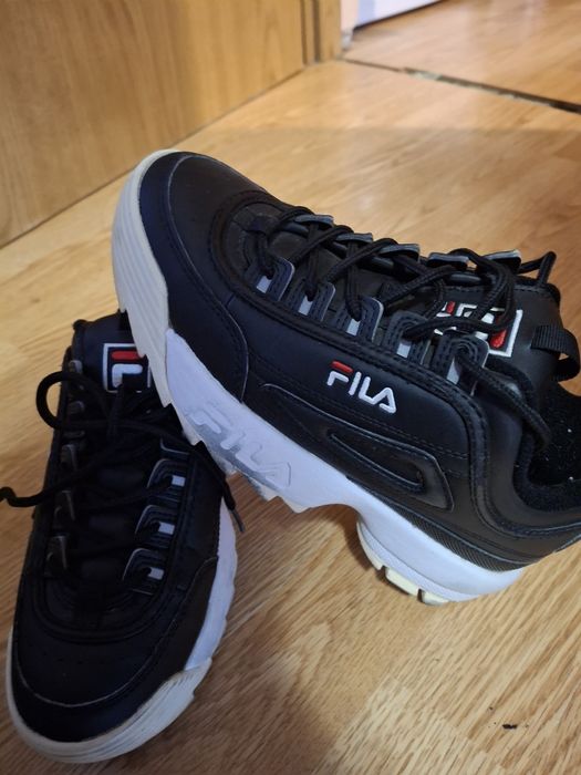 Încălțăminte originala.