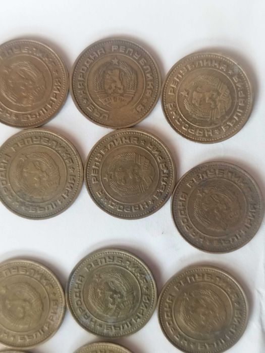 Монети,1,2,5ст. 1974г. 2 Ст. 1962 г. И други. По договаряне. Има още .