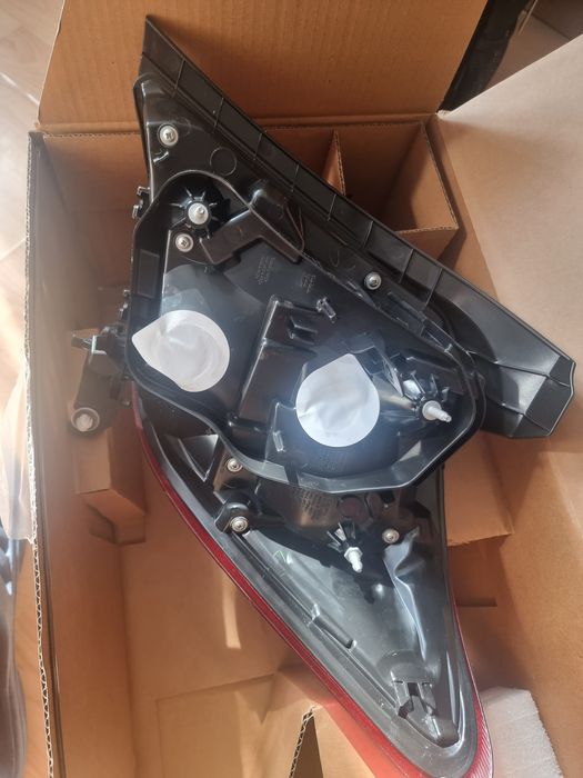 Чисто нов ляв стоп Тойота Ярис P13