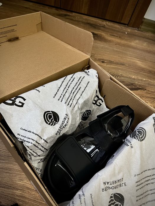 Sandale Ugg noi in cutie