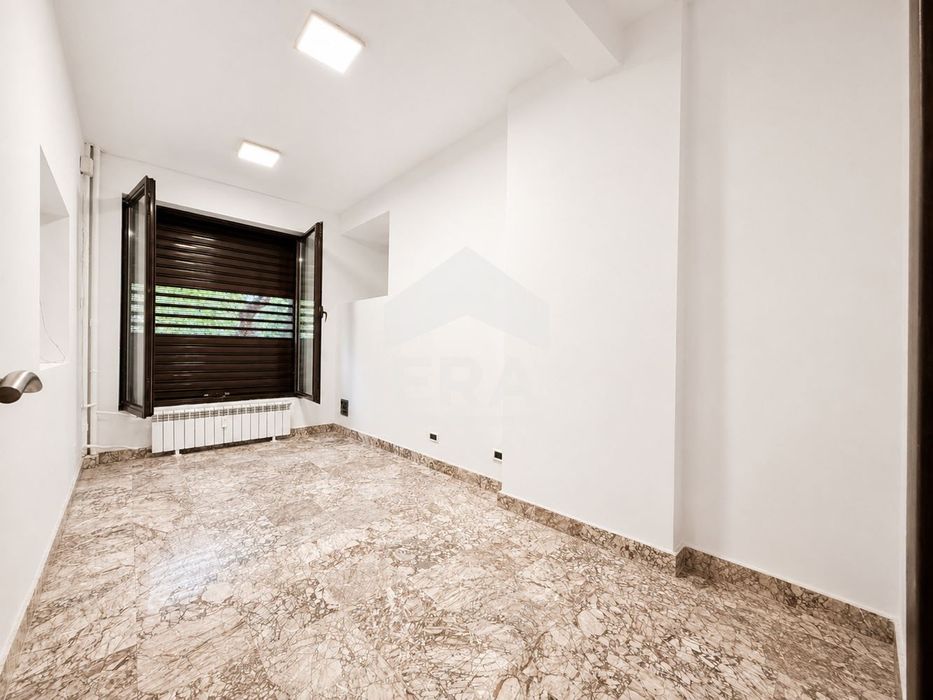 Продава се Магазин в София, Център - 90 кв.м за 8556 €/кв.м - Снимка #2