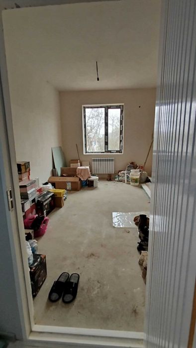 Uy sotiladi navastroyka 3 xonali