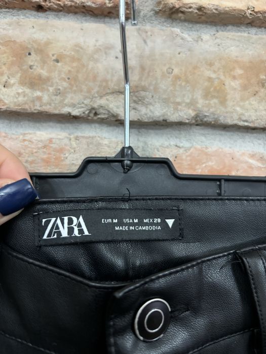 Кожен панталон Zara